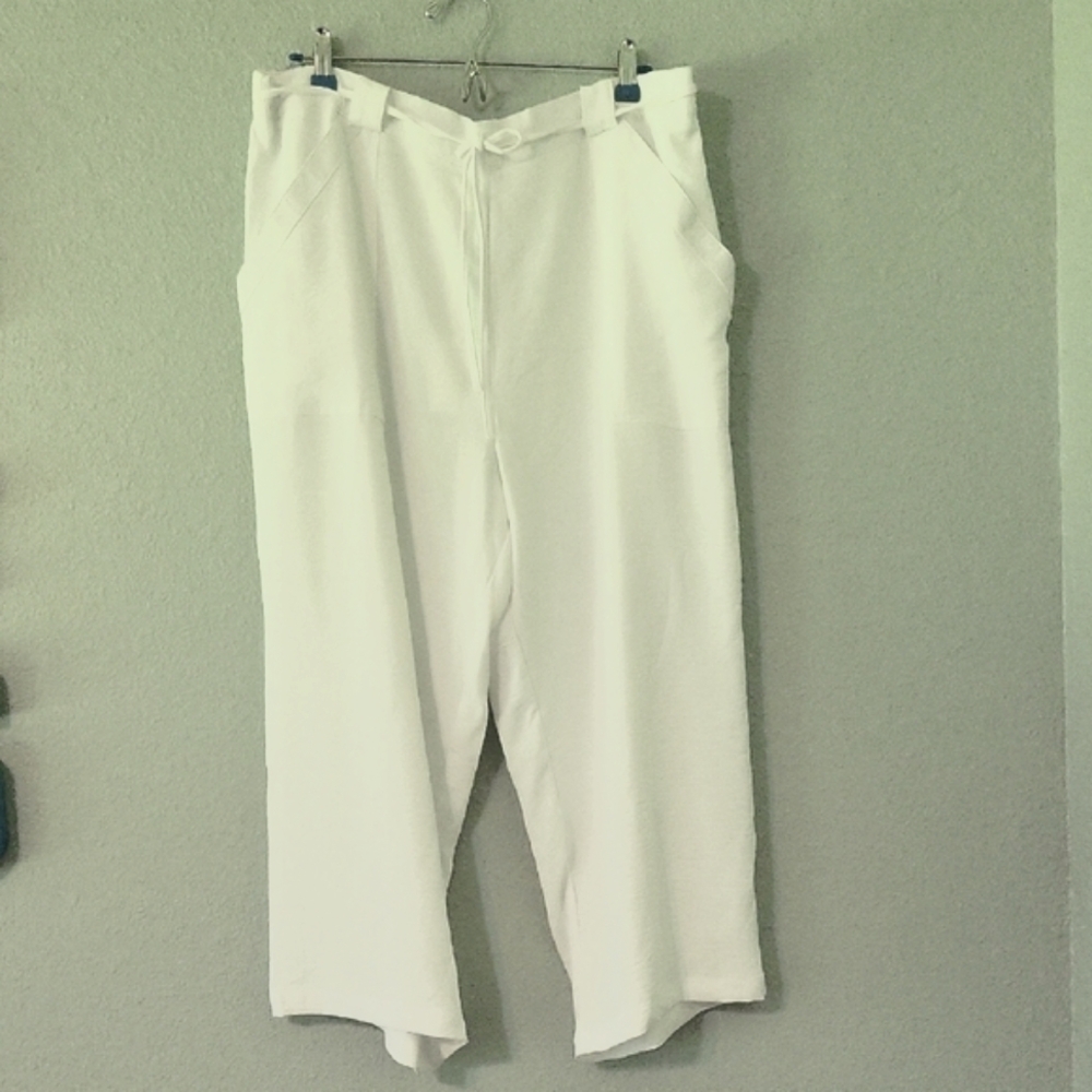 Zac & Rachel Women's White Capris
